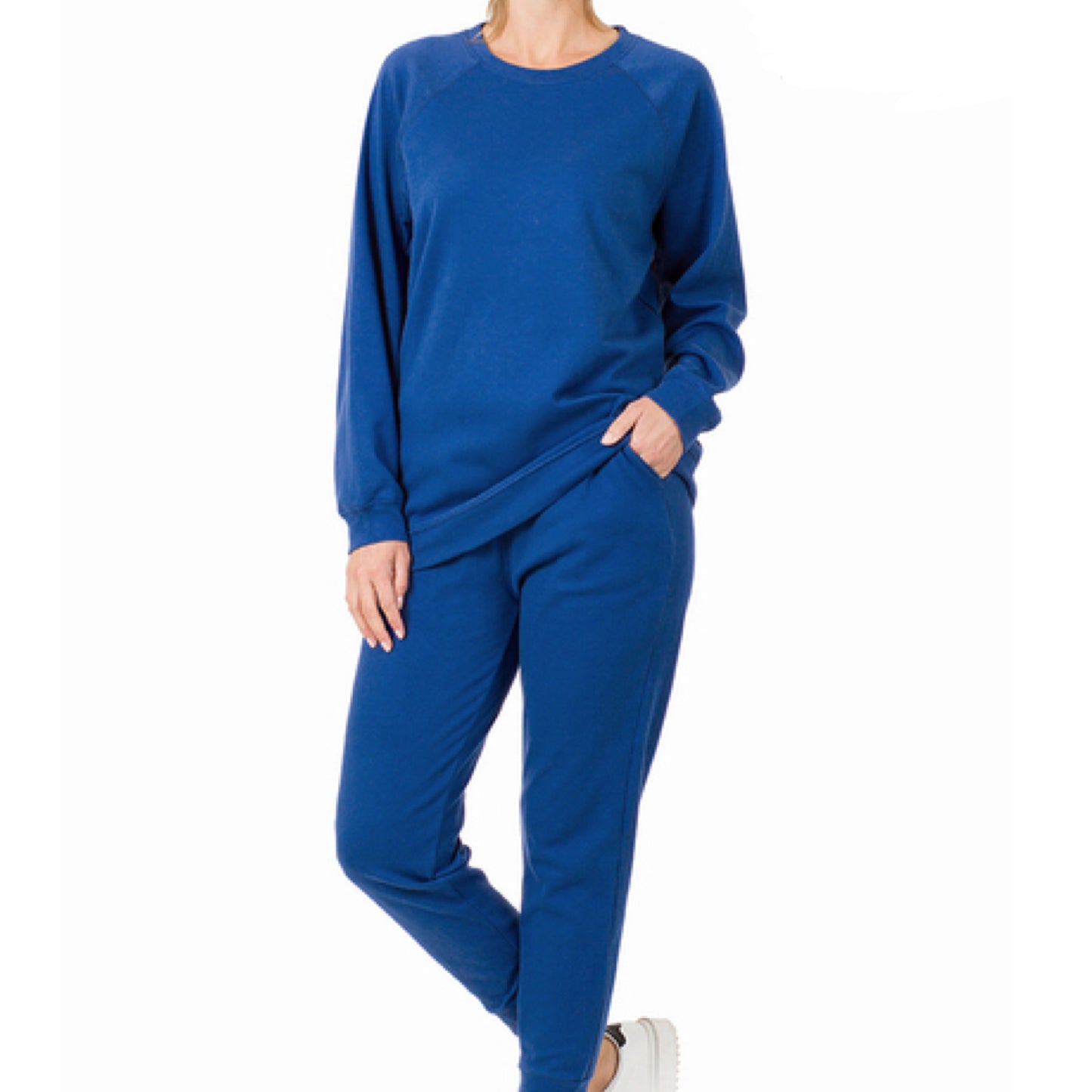 SWEATSHIRT & SWEATPANTS SET