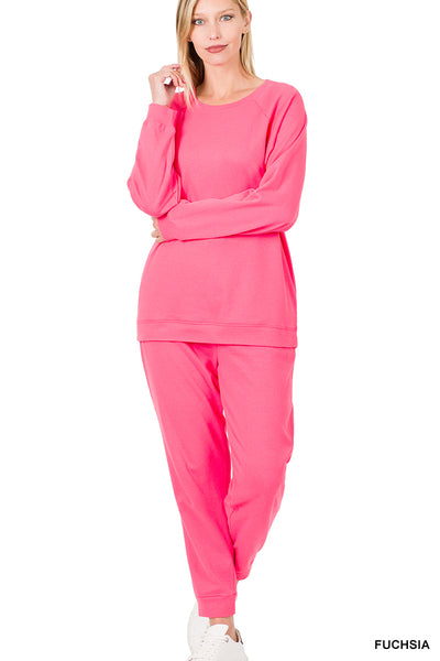 SWEATSHIRT & SWEATPANTS SET