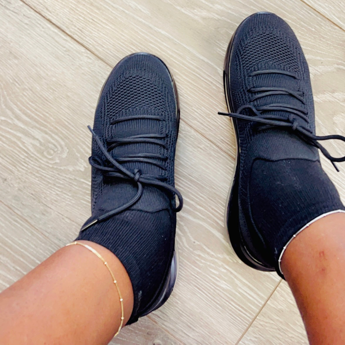 SOFFI (BLACK)