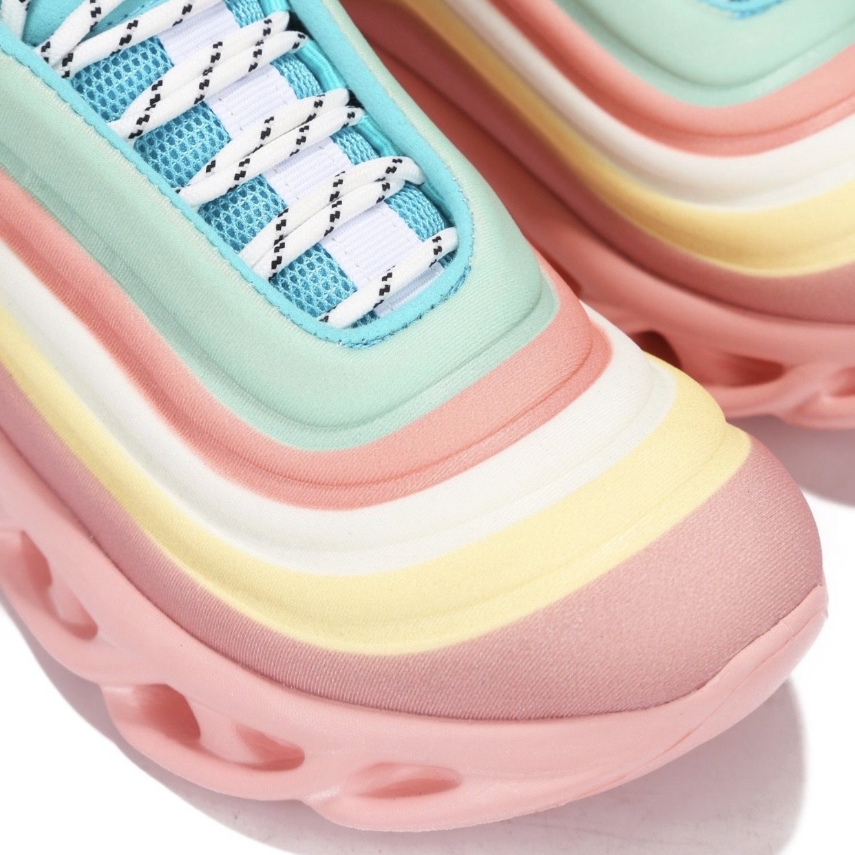 Ophelia Blush Sneakers - AELQRU